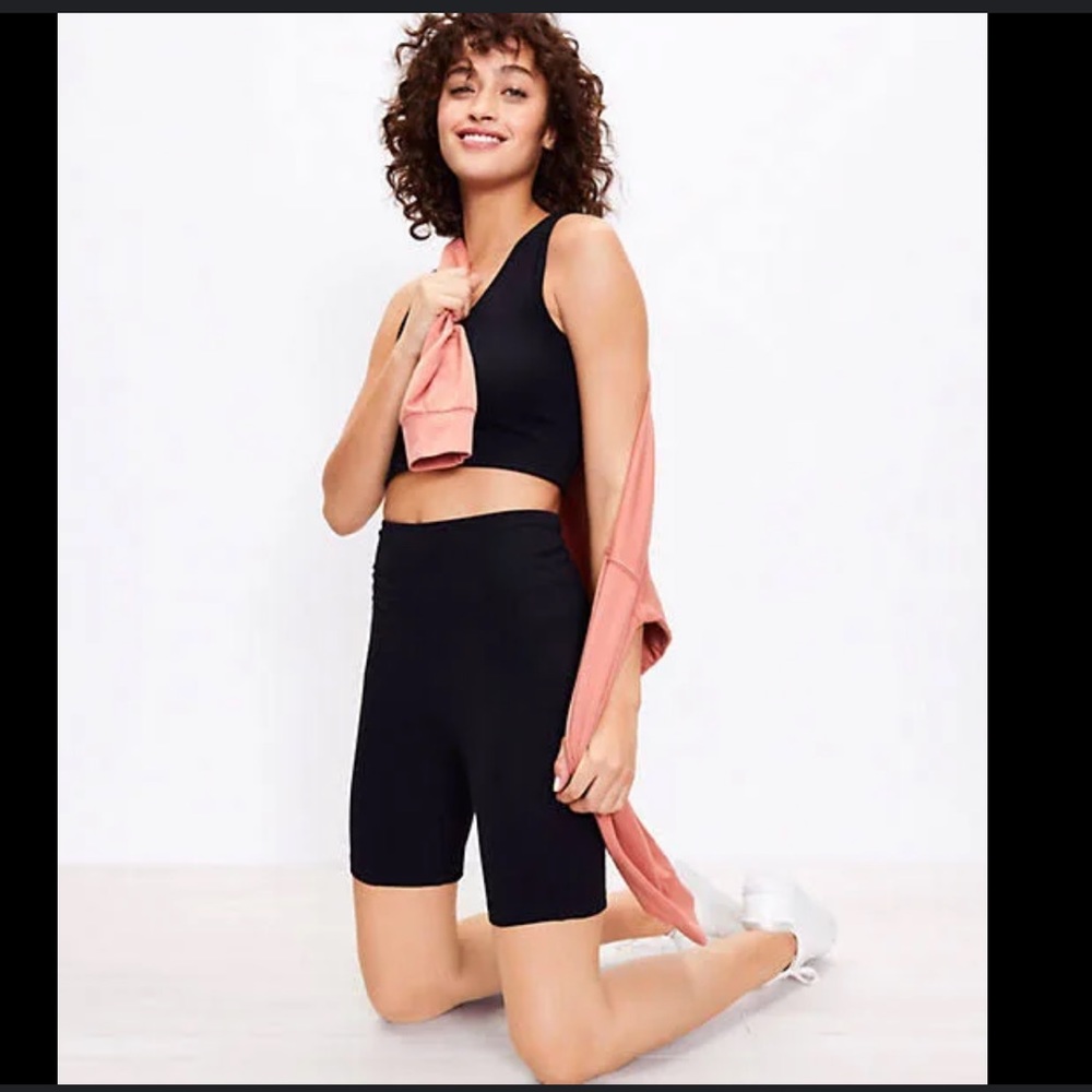 ❌SOLD // LOFT // Lou & Grey Black Essential Pocket Bike Shorts